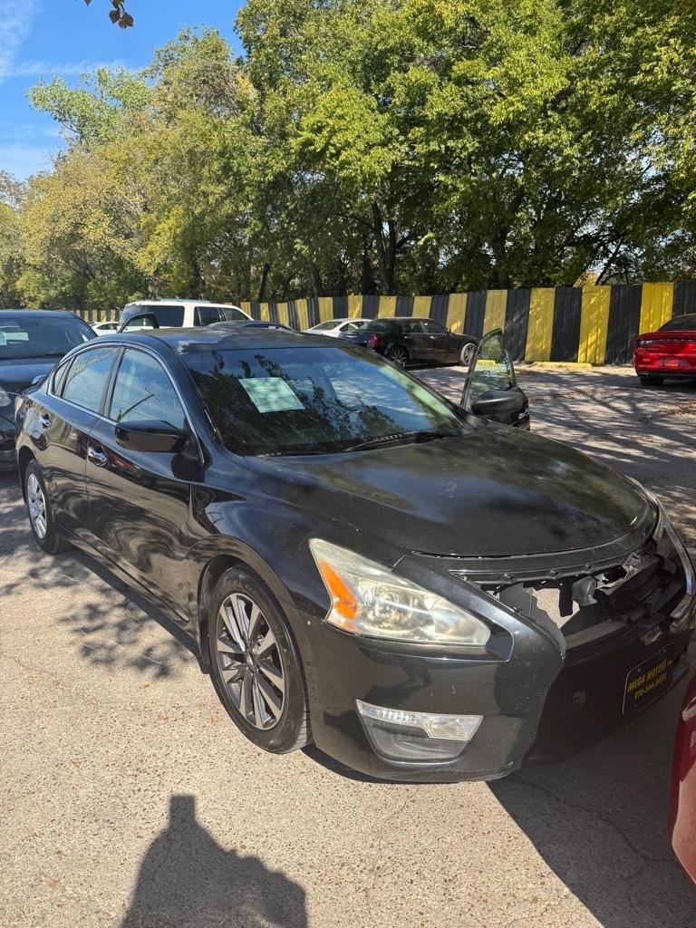 Nissan Altima  2015