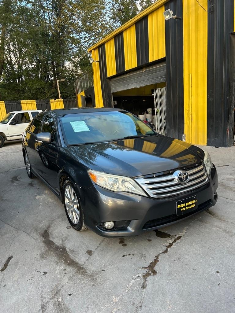 Toyota Avalon  2011
