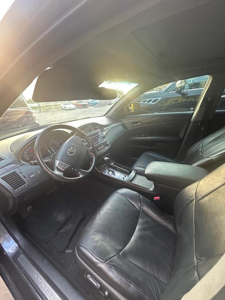 Toyota Avalon  2011