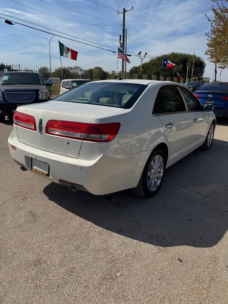 Lincoln MKZ  2012