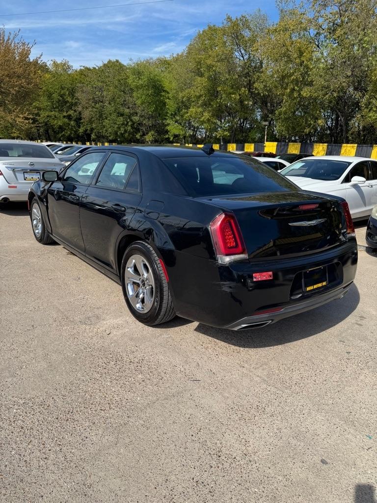 Chrysler 300  2018