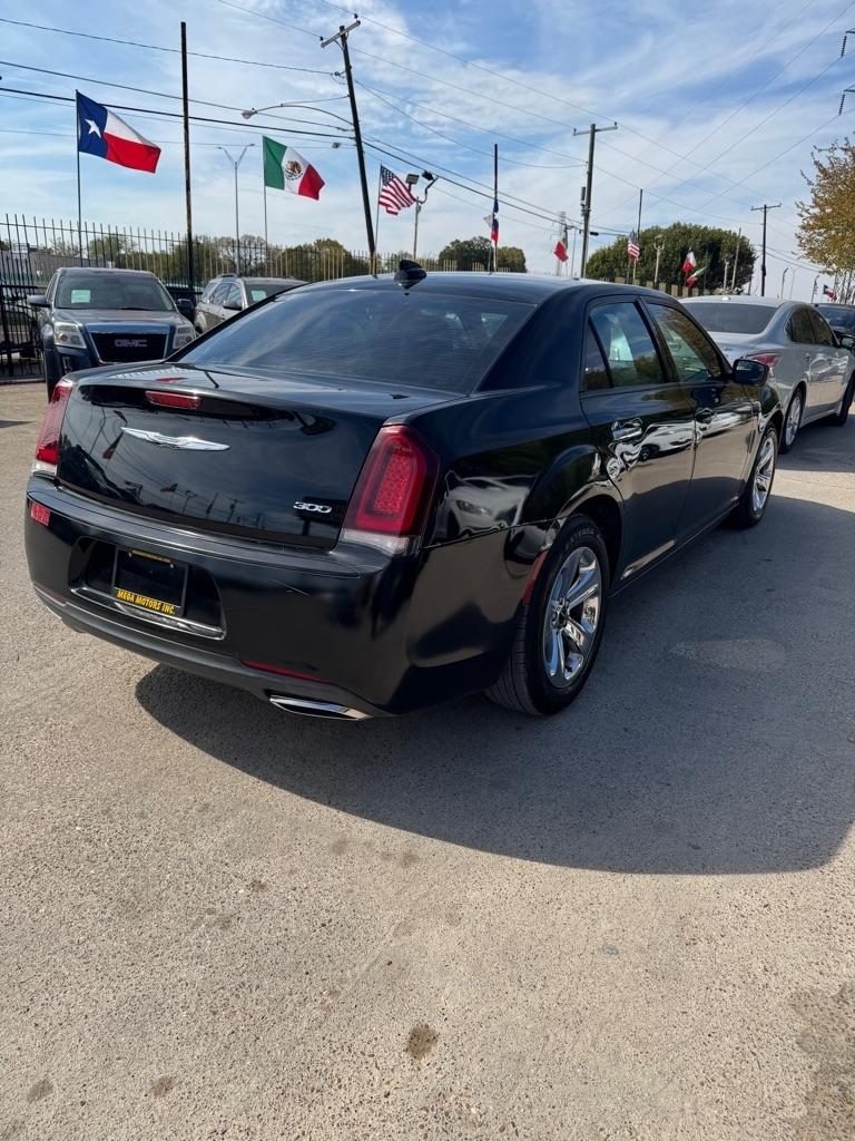 Chrysler 300  2018