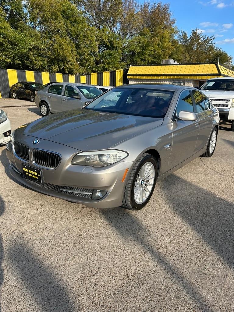 BMW 5-Series  2011