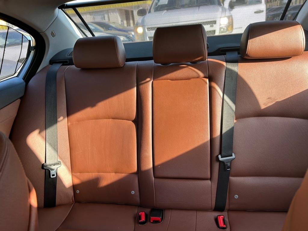 BMW 5-Series  2011