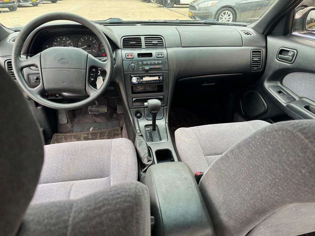 Nissan Maxima  1995