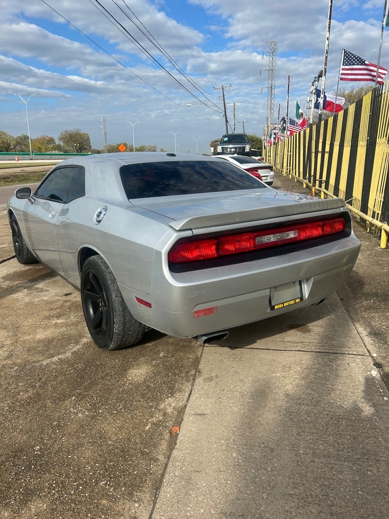 Dodge Challenger  2012