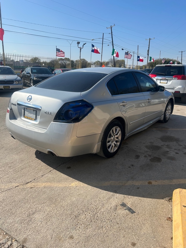 Nissan Altima  2012