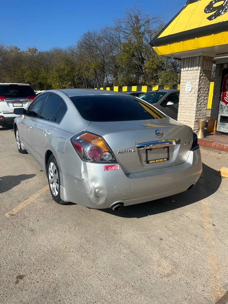 Nissan Altima  2012