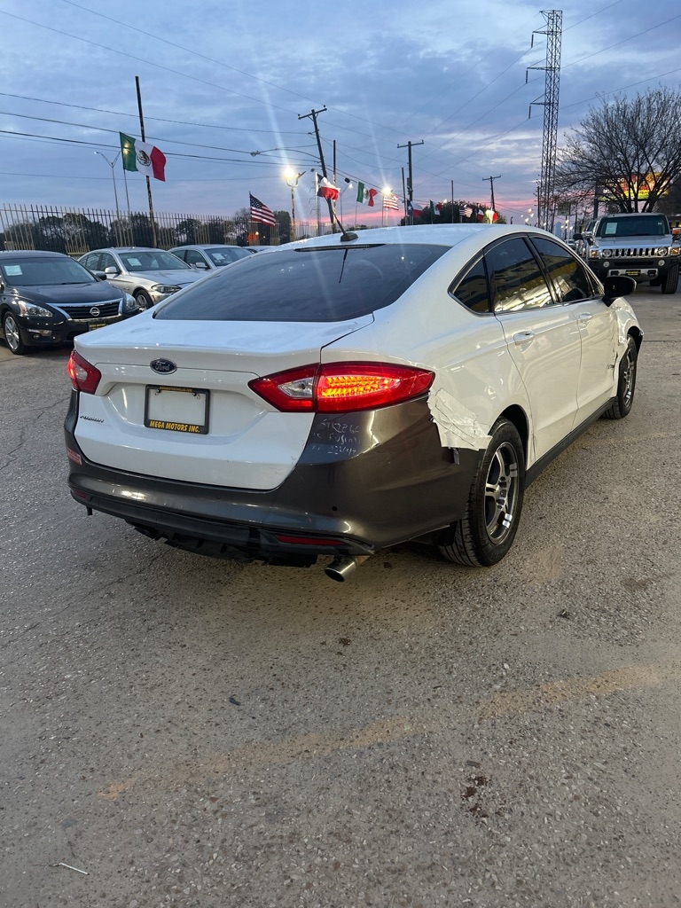 2014 Ford Fusion S's photo