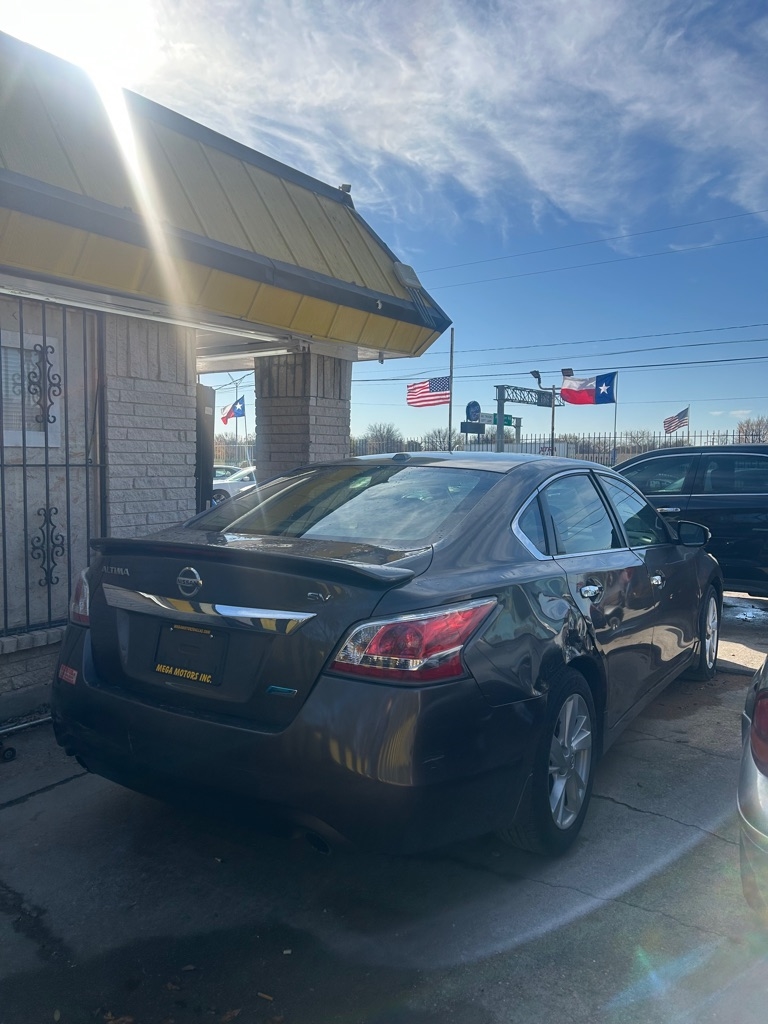 Nissan Altima  2014