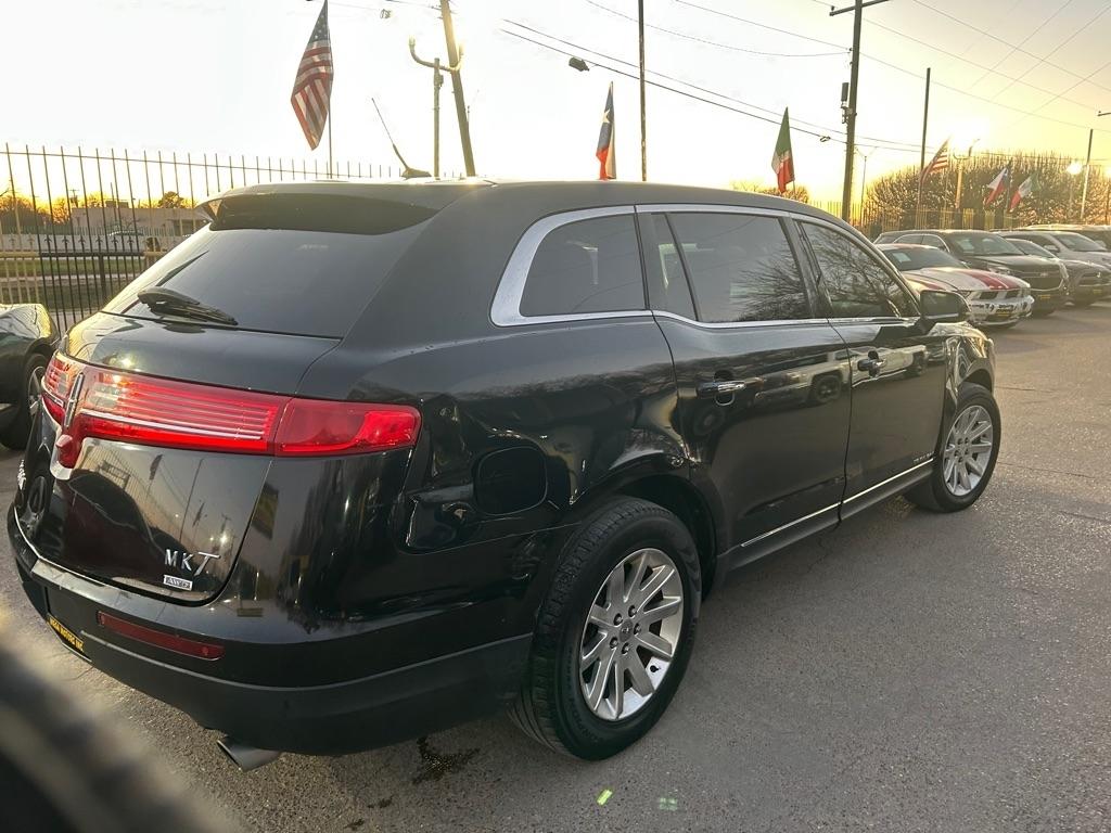 Lincoln MKT  2014