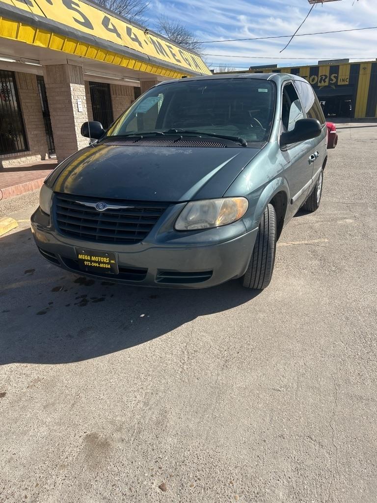 2005 Chrysler Town & Country 