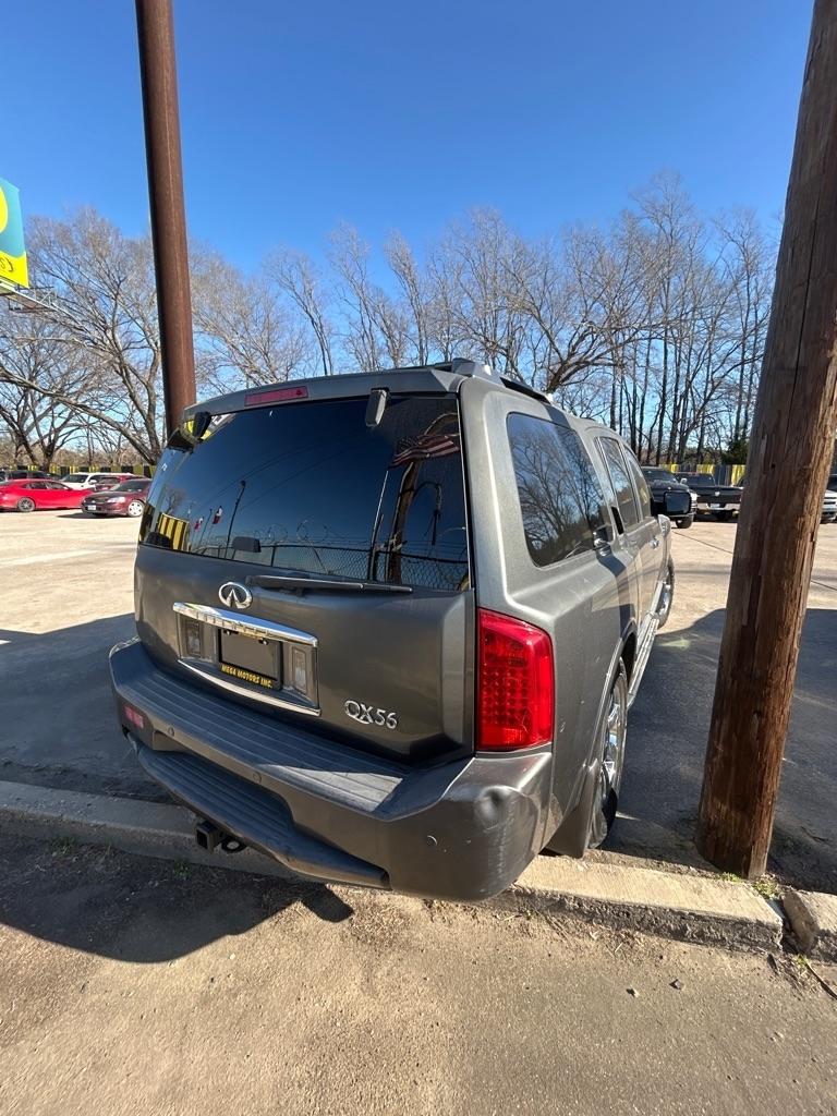 Infiniti QX56  2005