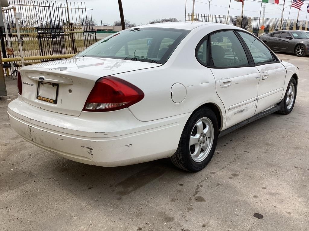 Ford Taurus  2005