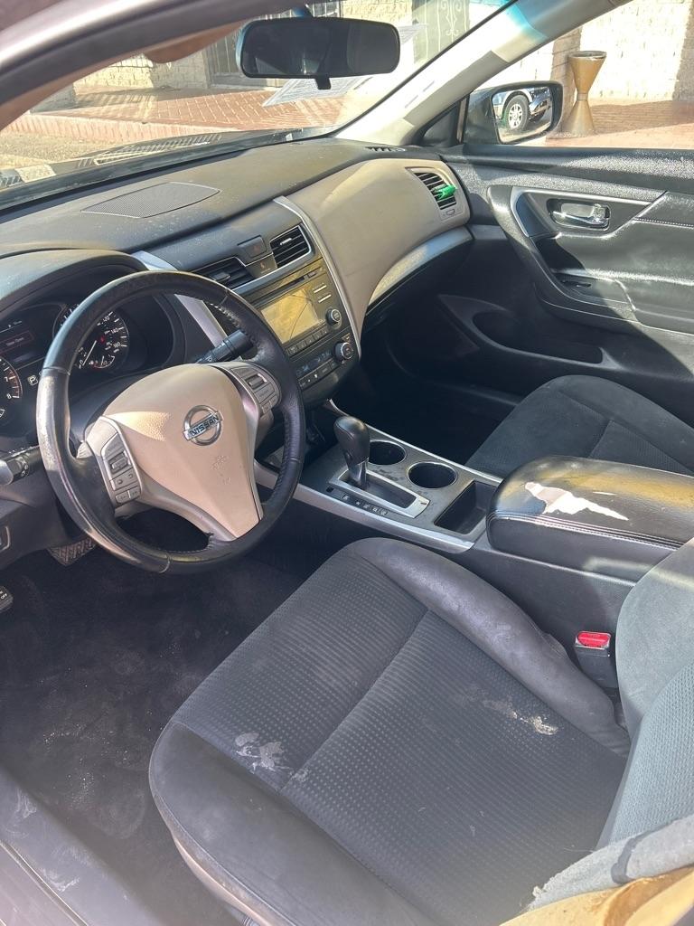 Nissan Altima  2015