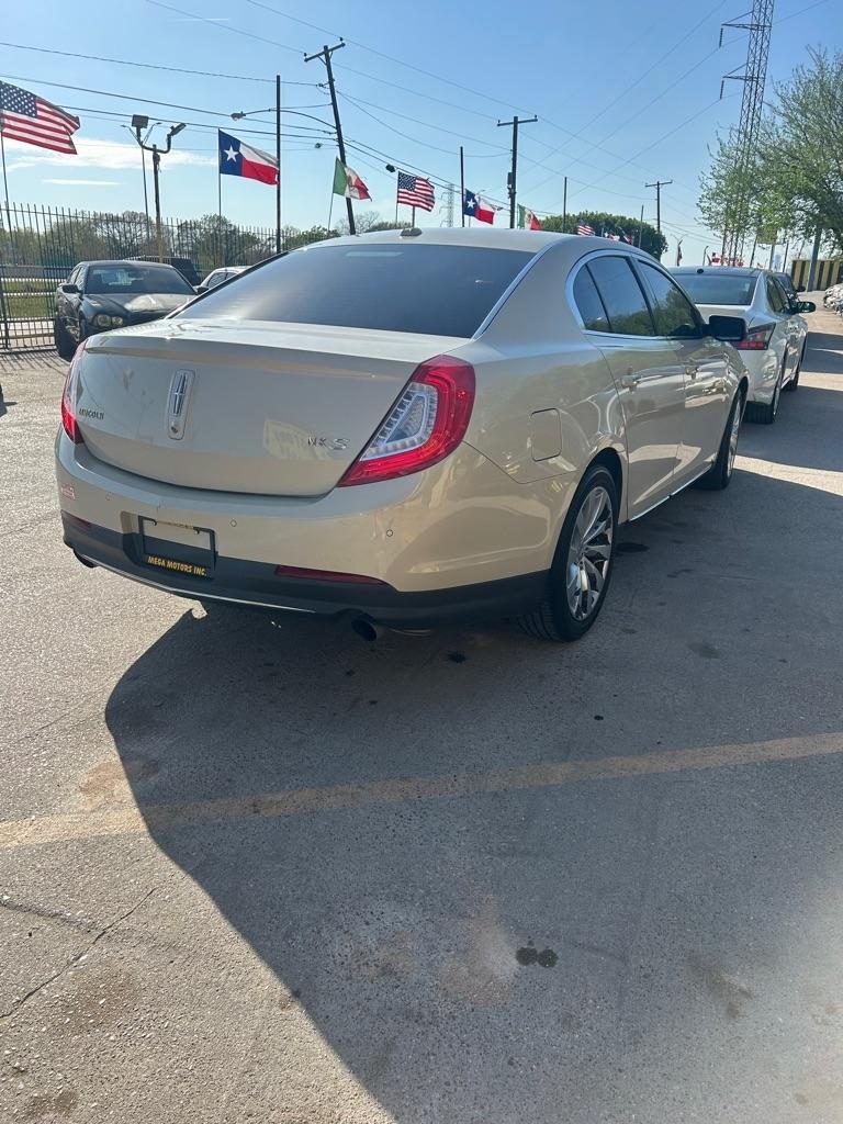 Lincoln MKS  2014
