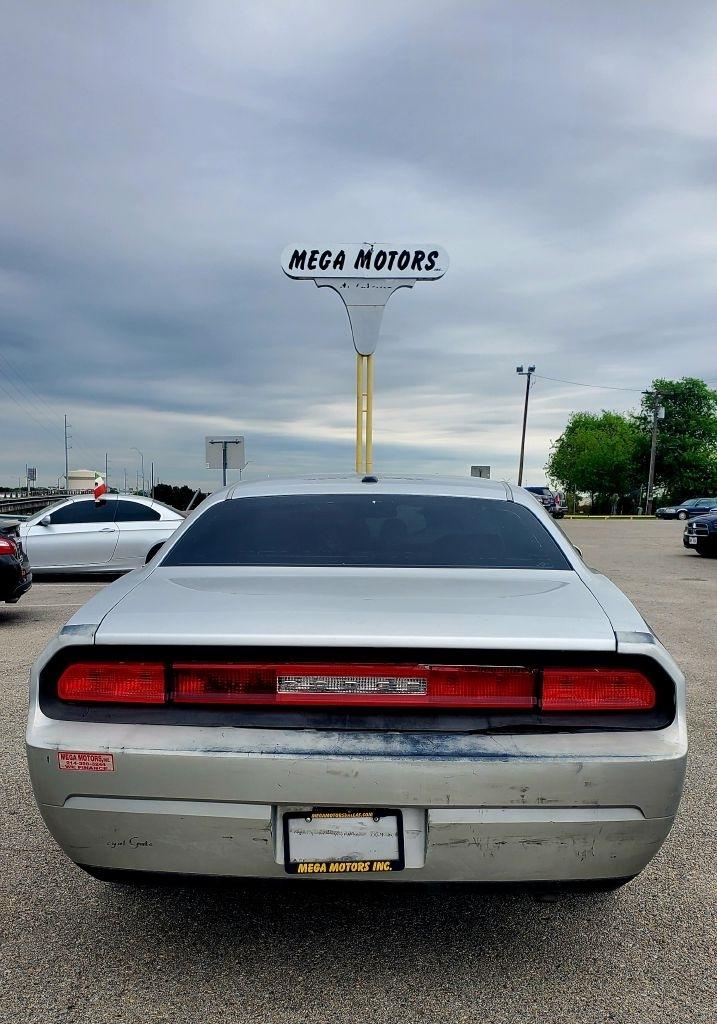 Dodge Challenger  2010