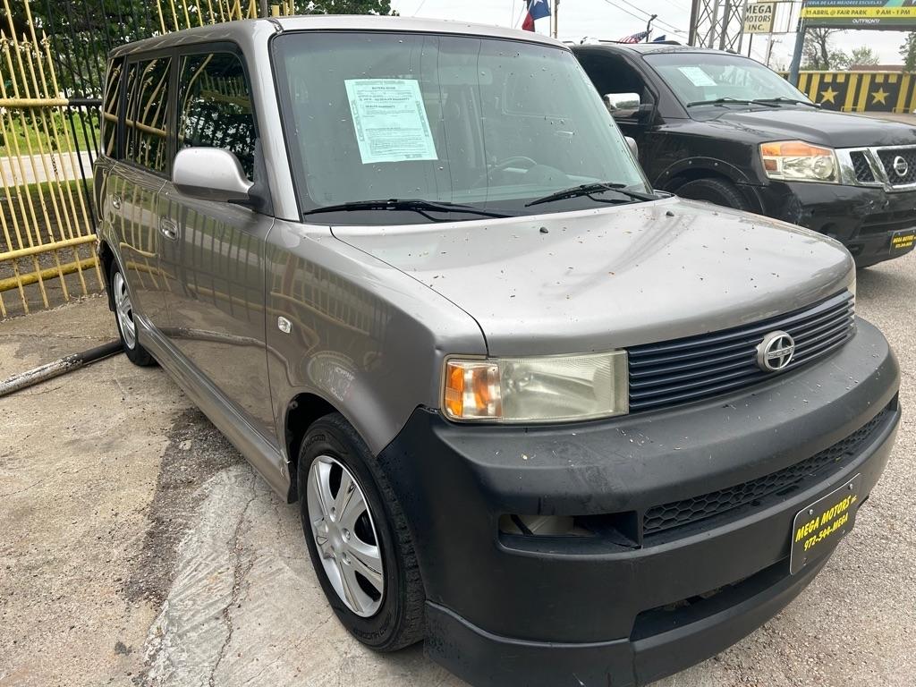 Scion xB  2005