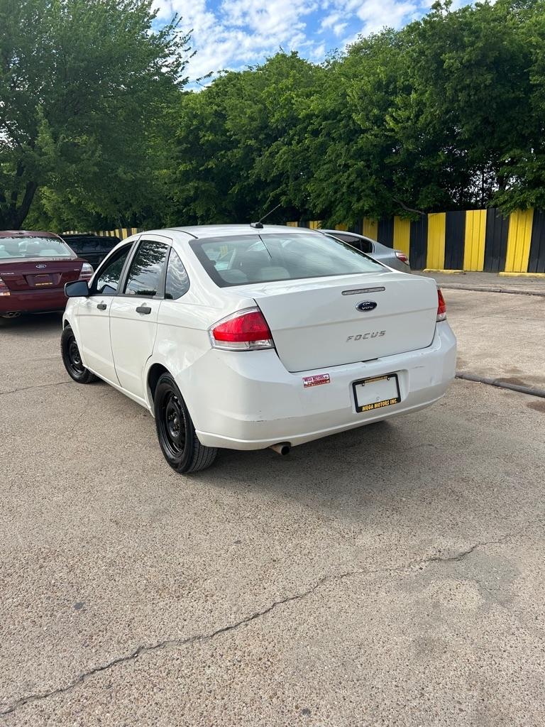 Ford Focus  2011