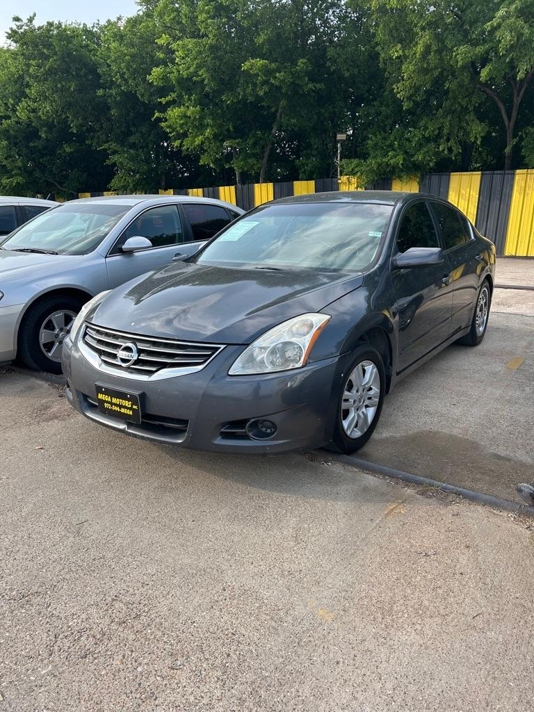 Nissan Altima  2012