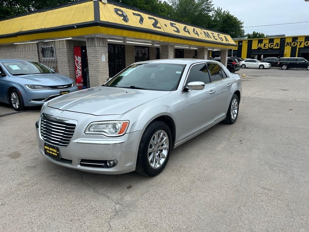 2012 Chrysler 300 Limited's photo