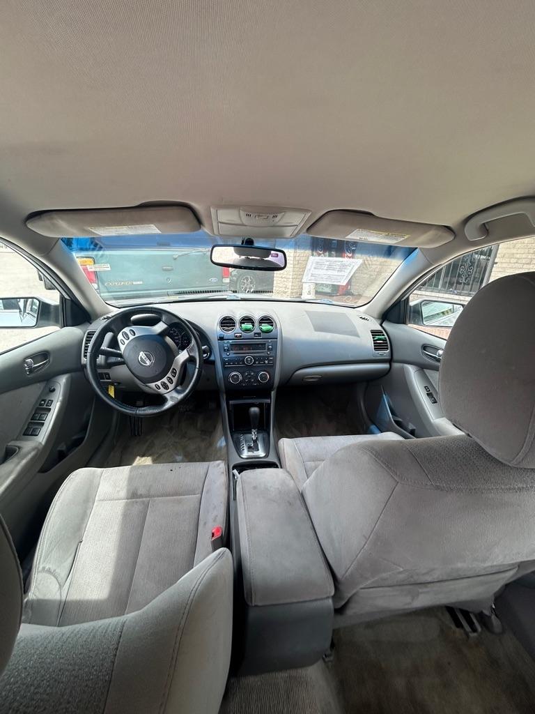 Nissan Altima  2012
