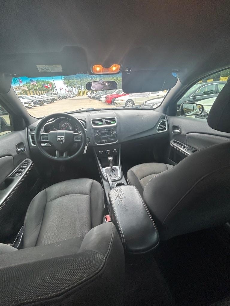 2014 Dodge Avenger SE's photo