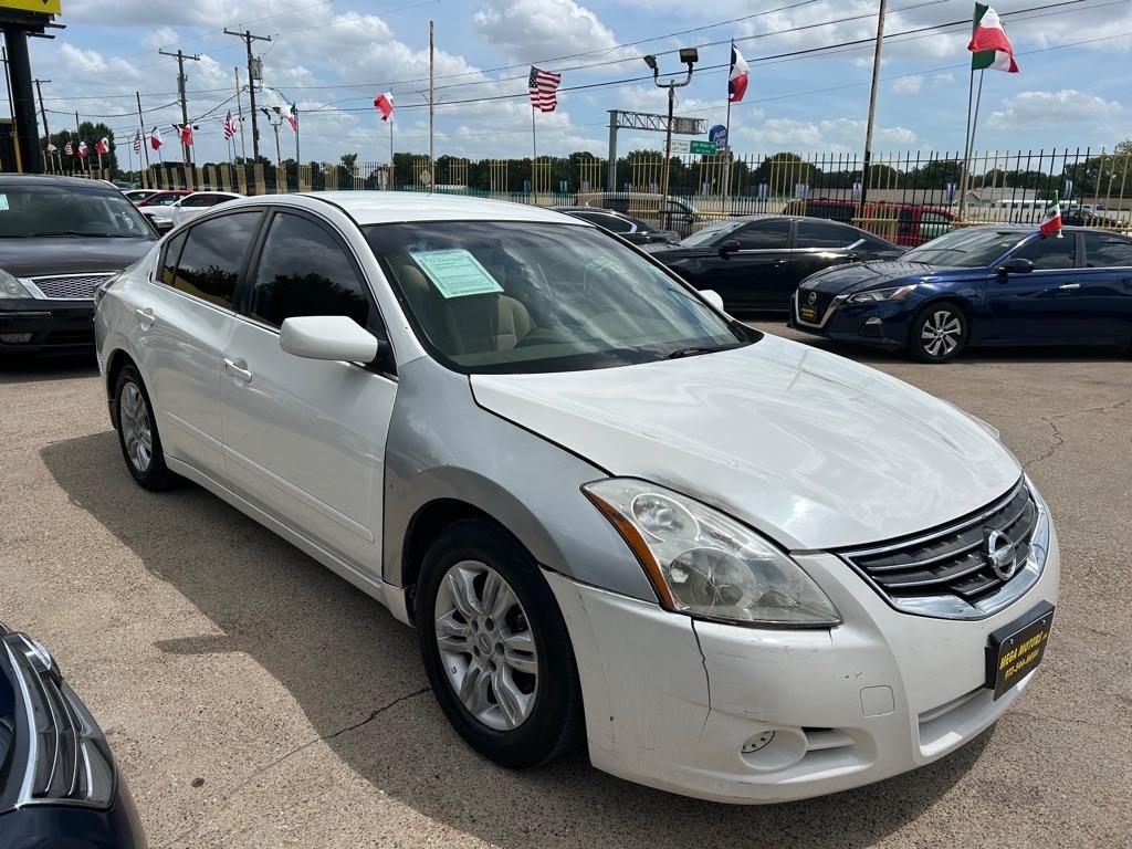 Nissan Altima  2012