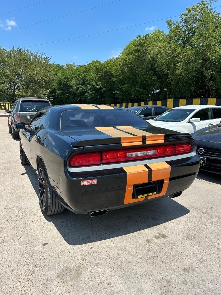 Dodge Challenger  2012