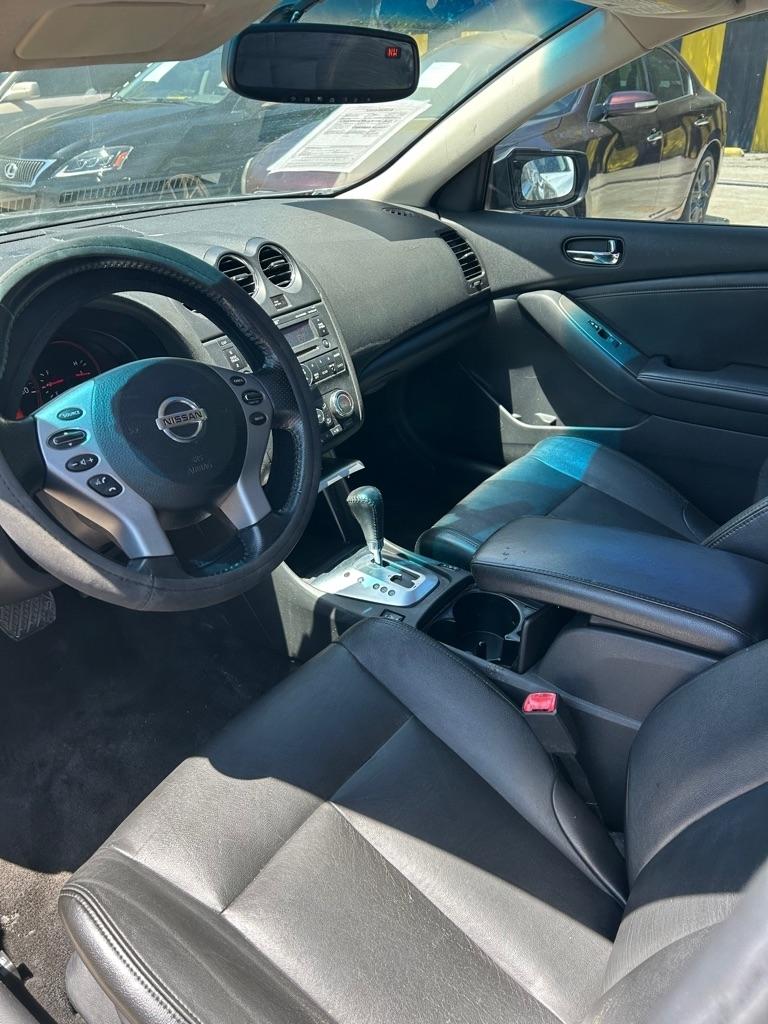 Nissan Altima  2009