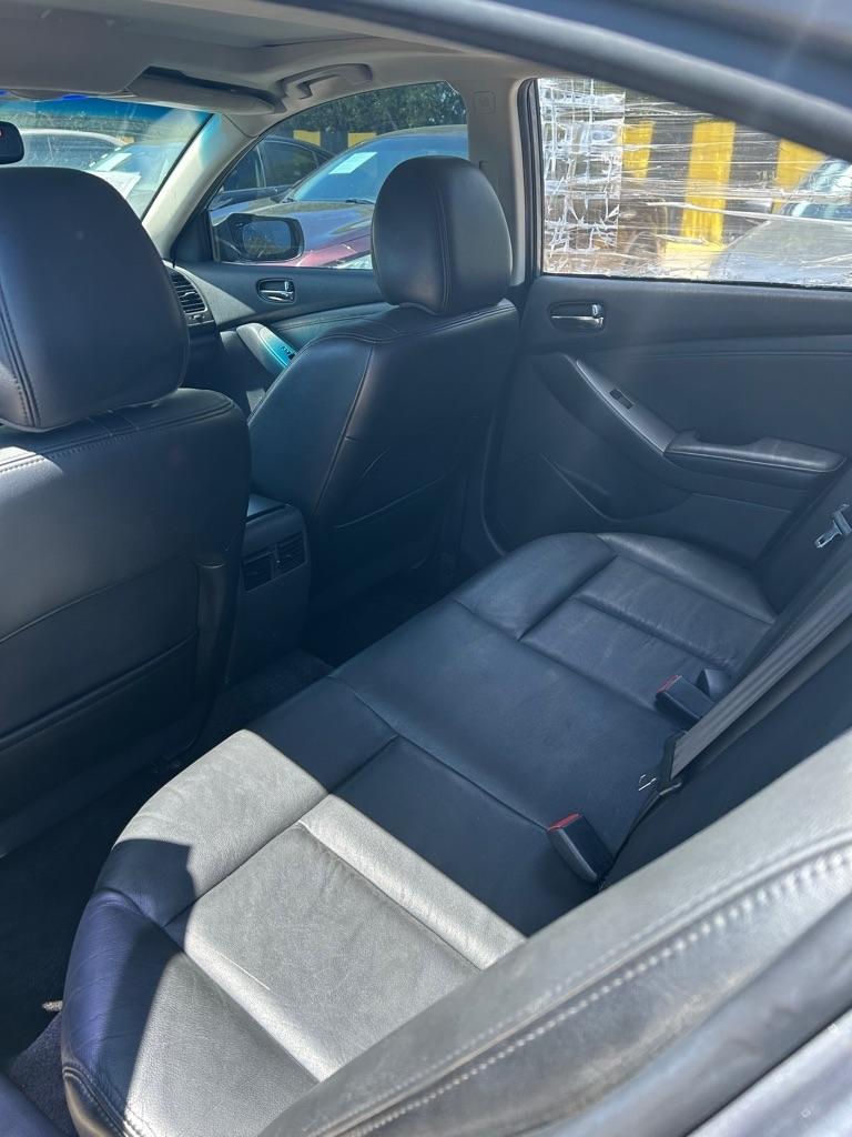 Nissan Altima  2009