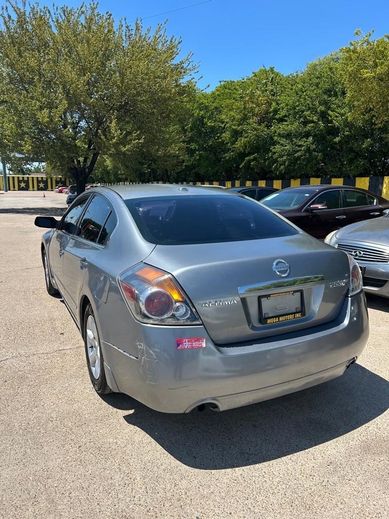 Nissan Altima  2009