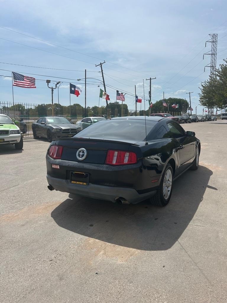 Ford Mustang  2012
