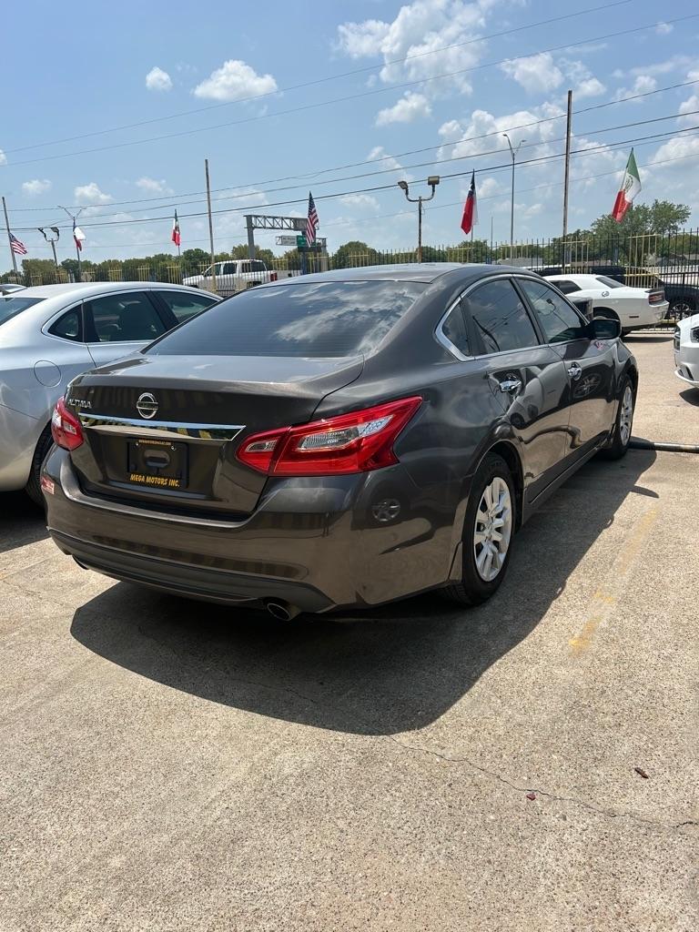 Nissan Altima  2017