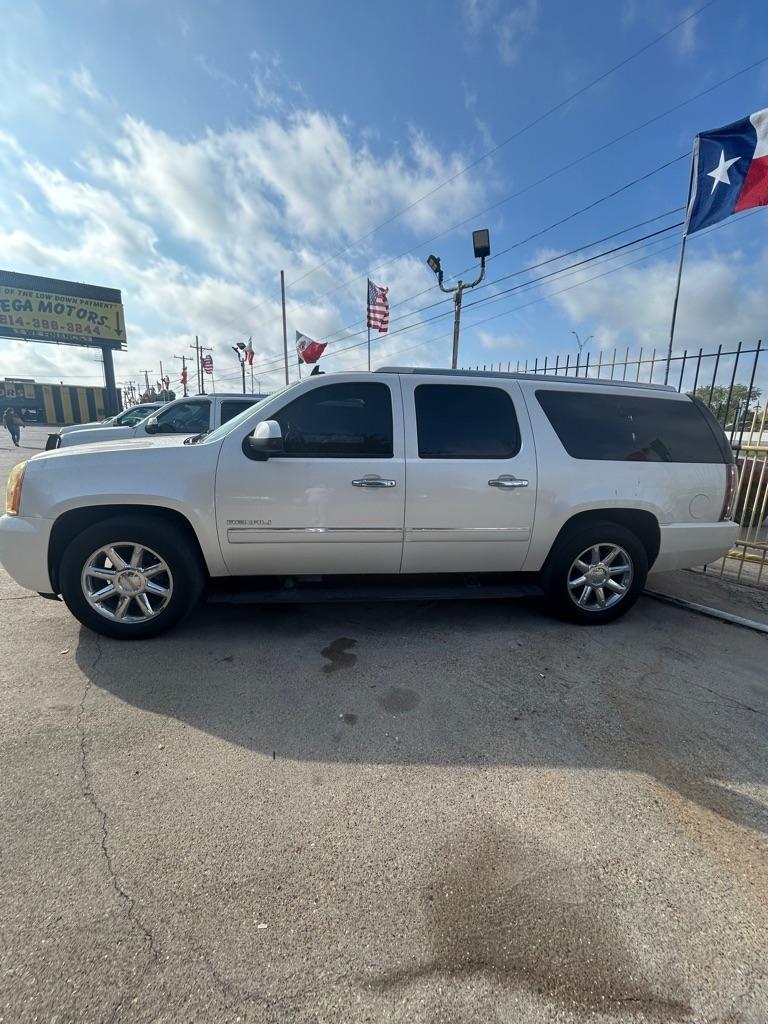 GMC Yukon Denali  2012
