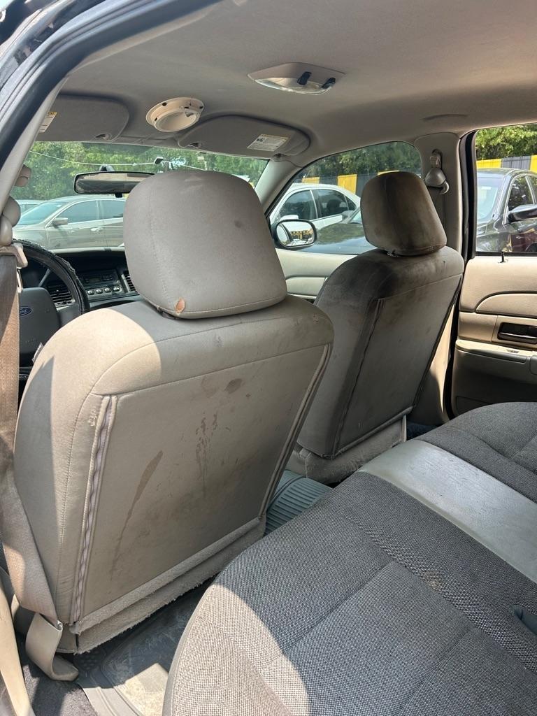 Ford Crown Victoria  2009