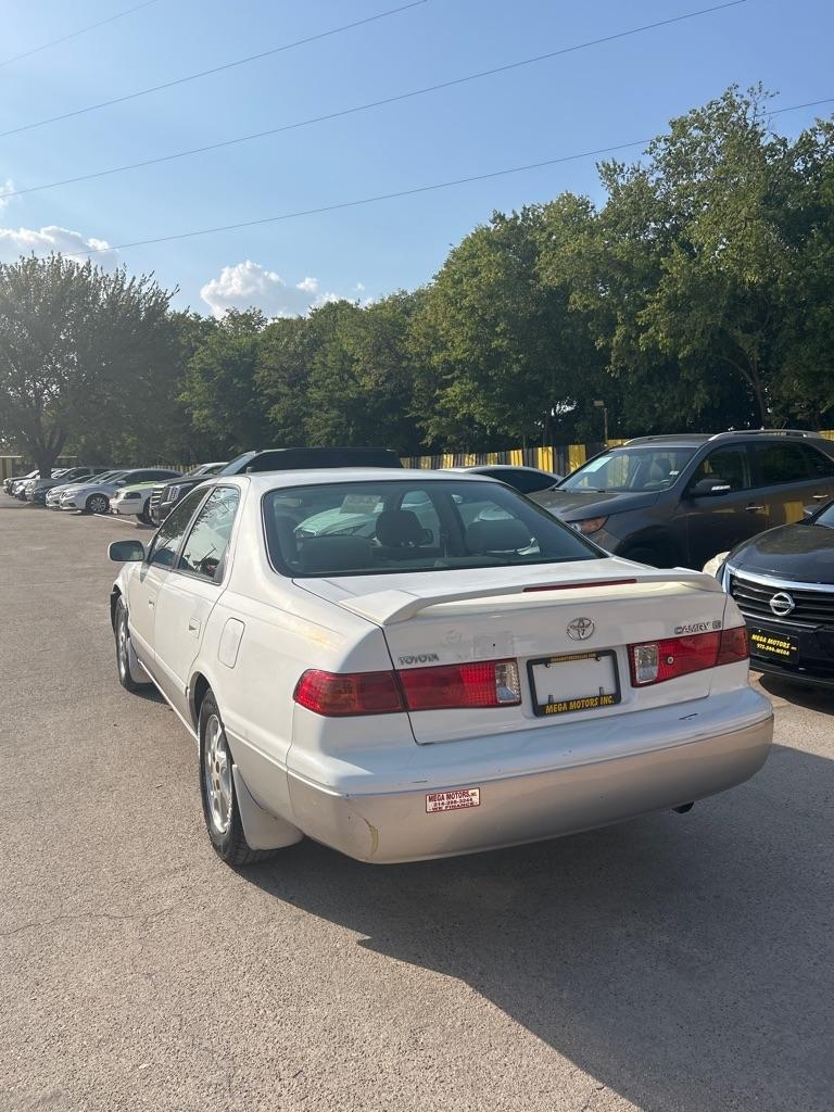 Toyota Camry  2001