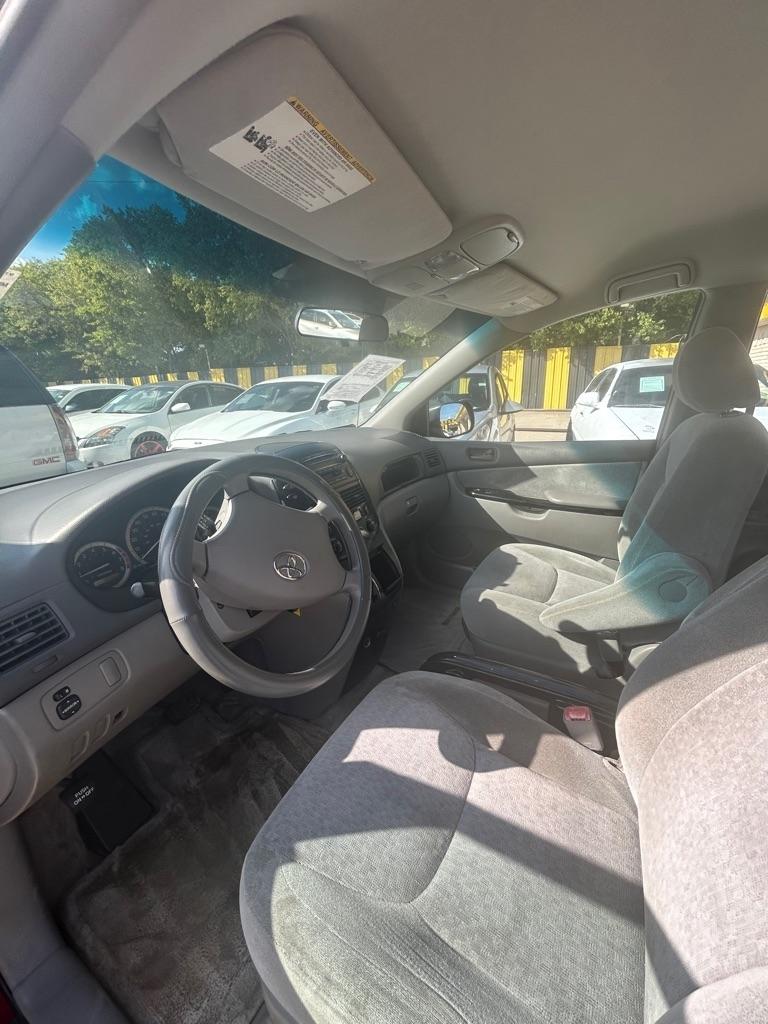 Toyota Sienna  2005