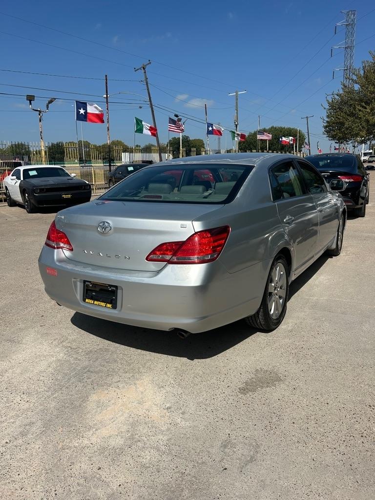 Toyota Avalon  2007