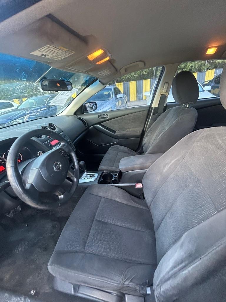 Nissan Altima  2012