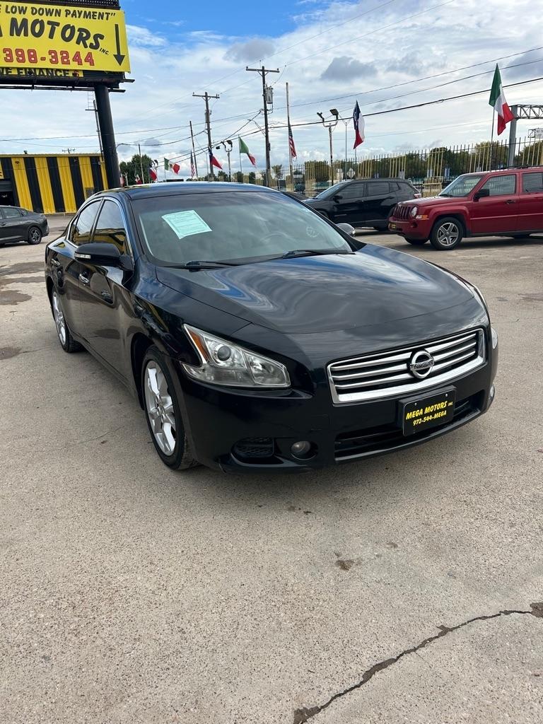 Nissan Maxima  2014