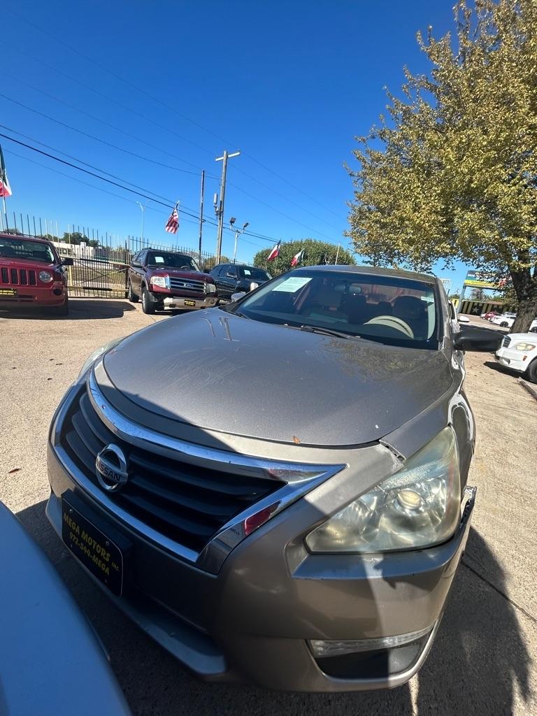 Nissan Altima  2015