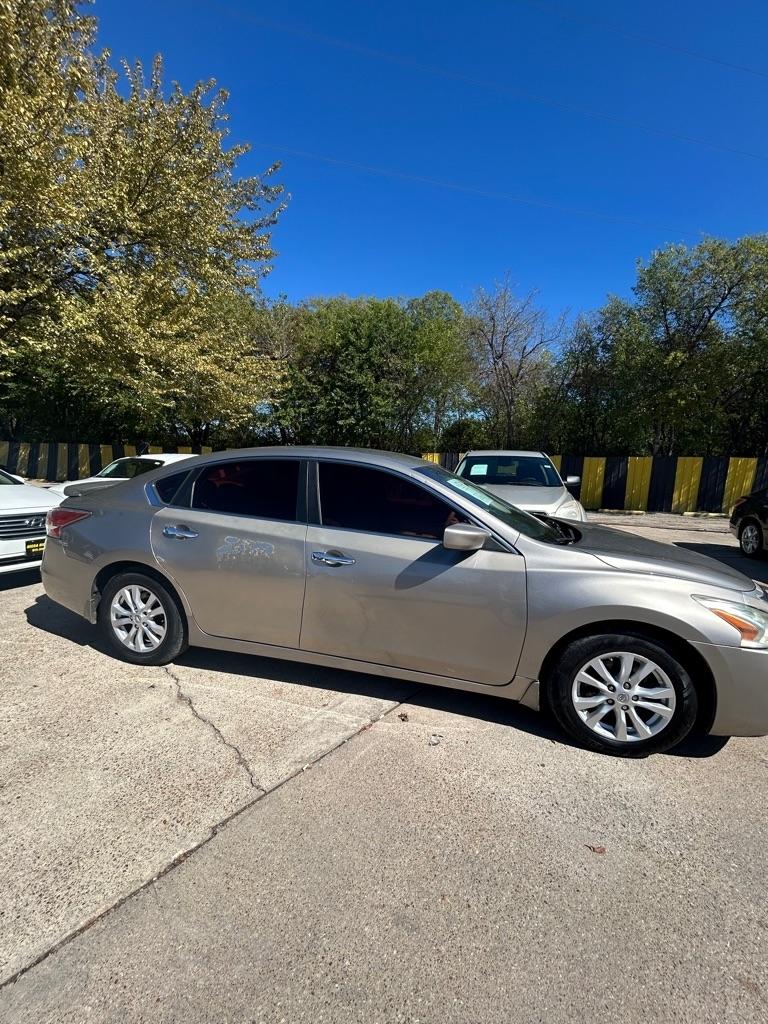 Nissan Altima  2015
