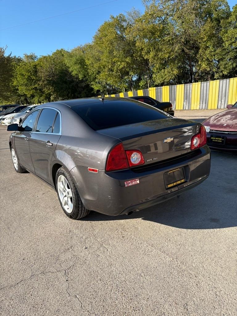 Chevrolet Malibu  2011