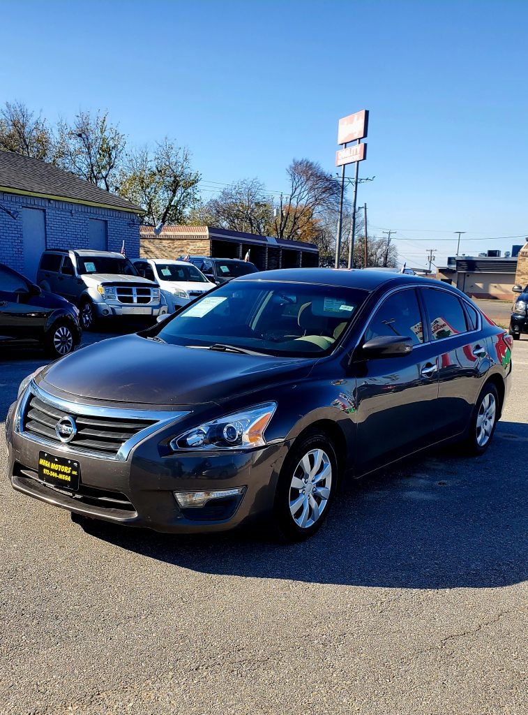 Nissan Altima  2015