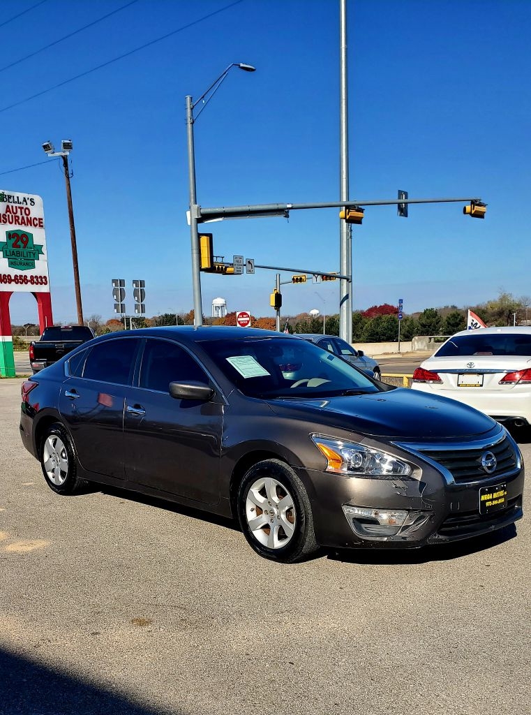 Nissan Altima  2015