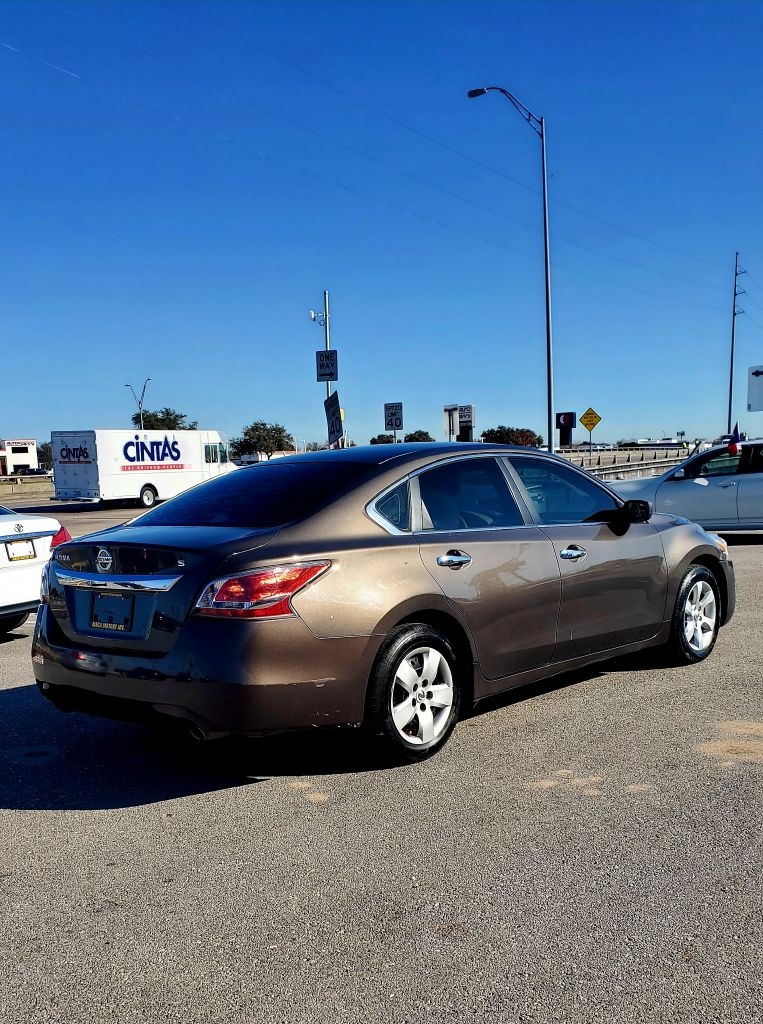 Nissan Altima  2015