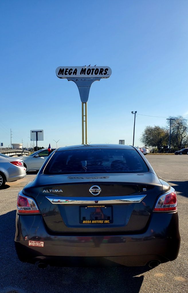 Nissan Altima  2015
