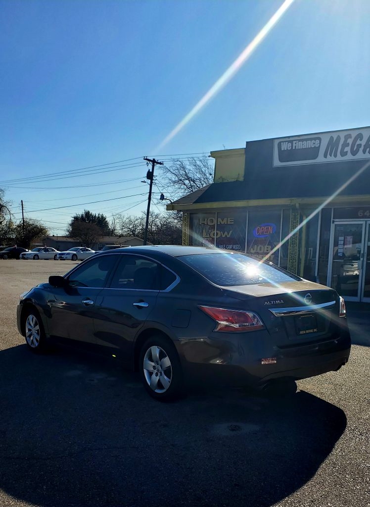 Nissan Altima  2015