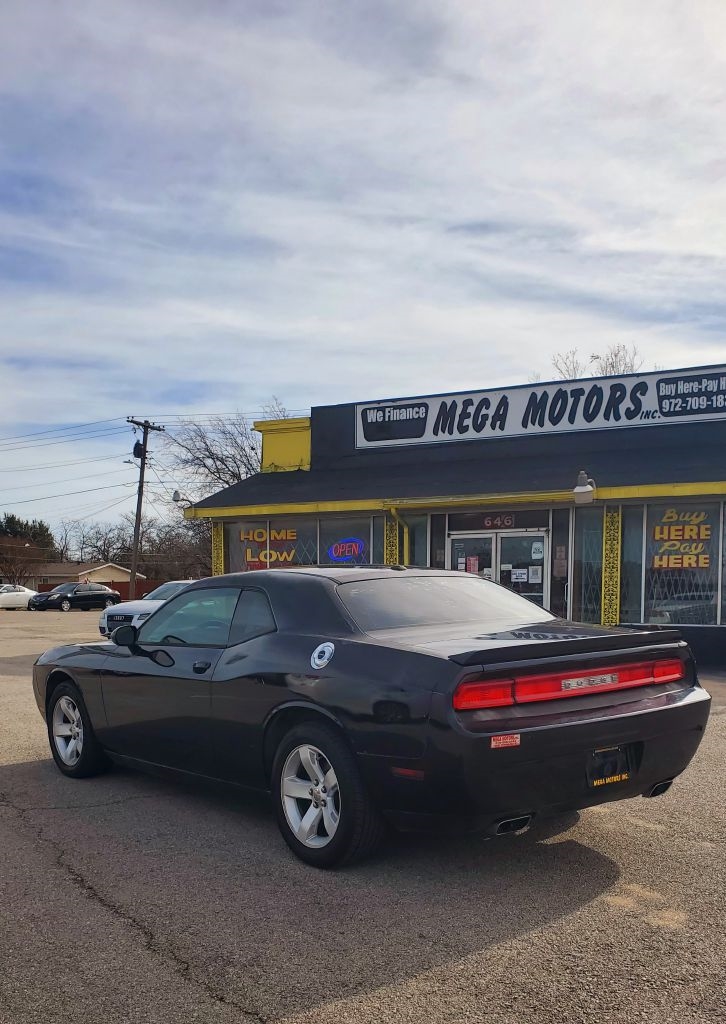 Dodge Challenger  2011